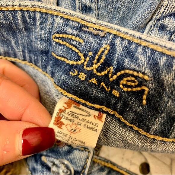 Silver Jeans TUESDAY Capris Womens Sz 28 Light Denim Cropped Embroidered Summer - Picture 8 of 10